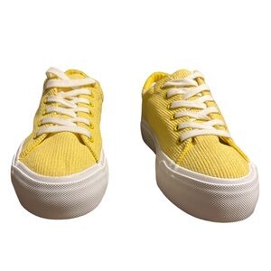 Women's platform sneakers by THATXUAOV
